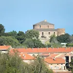 Climatise Avec Terrasse Coucher De Soleil Menage Compris Pour 2 A 3 Personnes Dans Un Parc Calme Avec Double Piscine Au Sel Et Parking Prive Protege Proche Et Port * Saint-Florent (Corsica)