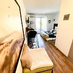 Climatise Avec Terrasse Coucher De Soleil Menage Compris Pour 2 A 3 Personnes Dans Un Parc Calme Avec Double Piscine Au Sel Et Parking Prive Protege Proche Et Port Apartment