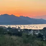 Climatise Avec Terrasse Coucher De Soleil Menage Compris Pour 2 A 3 Personnes Dans Un Parc Calme Avec Double Piscine Au Sel Et Parking Prive Protege Proche Et Port Apartment *