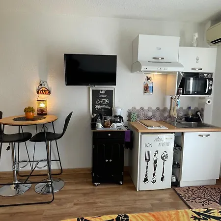 Διαμέρισμα Climatise Avec Terrasse Coucher De Soleil Menage Compris Pour 2 A 3 Personnes Dans Un Parc Calme Avec Double Piscine Au Sel Et Parking Prive Protege Proche Et Port Saint-Florent (Corsica)