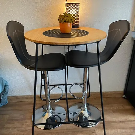 Climatise Avec Terrasse Coucher De Soleil Menage Compris Pour 2 A 3 Personnes Dans Un Parc Calme Avec Double Piscine Au Sel Et Parking Prive Protege Proche Et Port Διαμέρισμα *