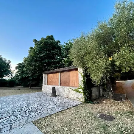 Studio Climatise Avec Terrasse Coucher De Soleil Menage Compris Pour 2 A 3 Personnes Dans Un Parc Calme Avec Double Piscine Au Sel Et Parking Prive Protege Proche Mer Et Port Saint-Florent (Corsica)