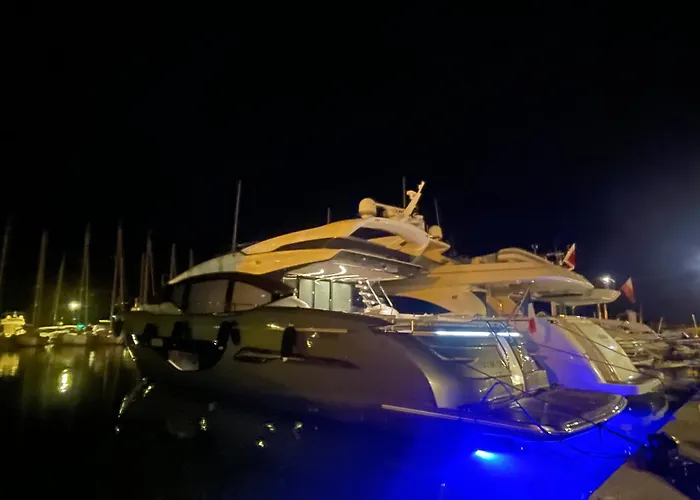 Florent Terrasse 2 A 3 Personnes Calme Avec Piscine Au Sel דירה