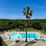 公寓 Studio Climatise Avec Terrasse Coucher De Soleil Menage Compris Pour 2 A 3 Personnes Dans Un Parc Calme Avec Double Piscine Au Sel Et Parking Prive Protege Proche Mer Et Port 圣弗洛朗
