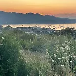 公寓 Studio Climatise Avec Terrasse Coucher De Soleil Menage Compris Pour 2 A 3 Personnes Dans Un Parc Calme Avec Double Piscine Au Sel Et Parking Prive Protege Proche Mer Et Port *