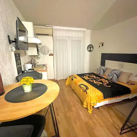 Florent Terrasse 2 A 3 Personnes Calme Avec Piscine Au Sel Apartamento