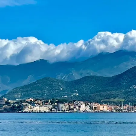 Climatisé Avec Terrasse Coucher De Soleil Ménage Compris Pour 2 à 3 Personnes Dans Un Grand Parc Arboré Au Calme Avec Double Piscine Au Sel Et Parking Privé Protégé Saint-Florent (Corsica)