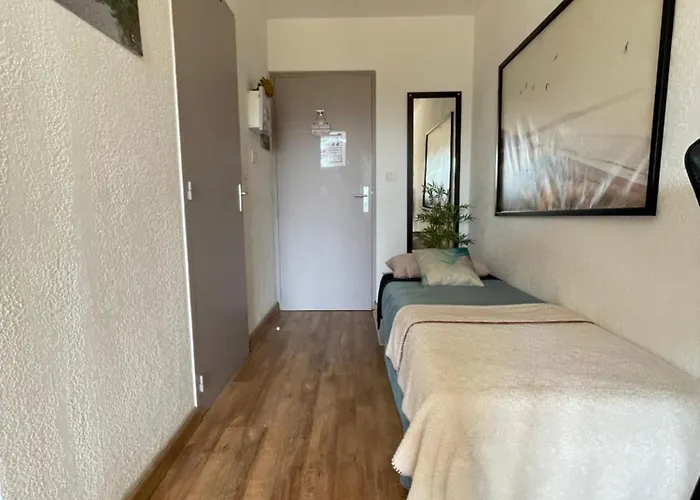 Studio Climatise Avec Terrasse Coucher De Soleil Menage Compris Pour 2 A 3 Personnes Dans Un Parc Calme Avec Double Piscine Au Sel Et Parking Prive Protege Proche Mer Et Port * Saint-Florent (Corsica)