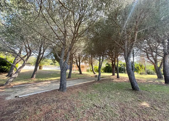Studio Climatise Avec Terrasse Coucher De Soleil Menage Compris Pour 2 A 3 Personnes Dans Un Parc Calme Avec Double Piscine Au Sel Et Parking Prive Protege Proche Mer Et Port * Saint-Florent (Corsica)